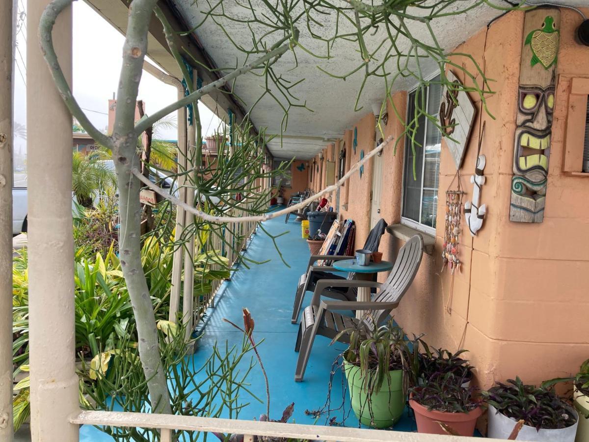 Michaels Siesta Motel St. Petersburg Exterior photo